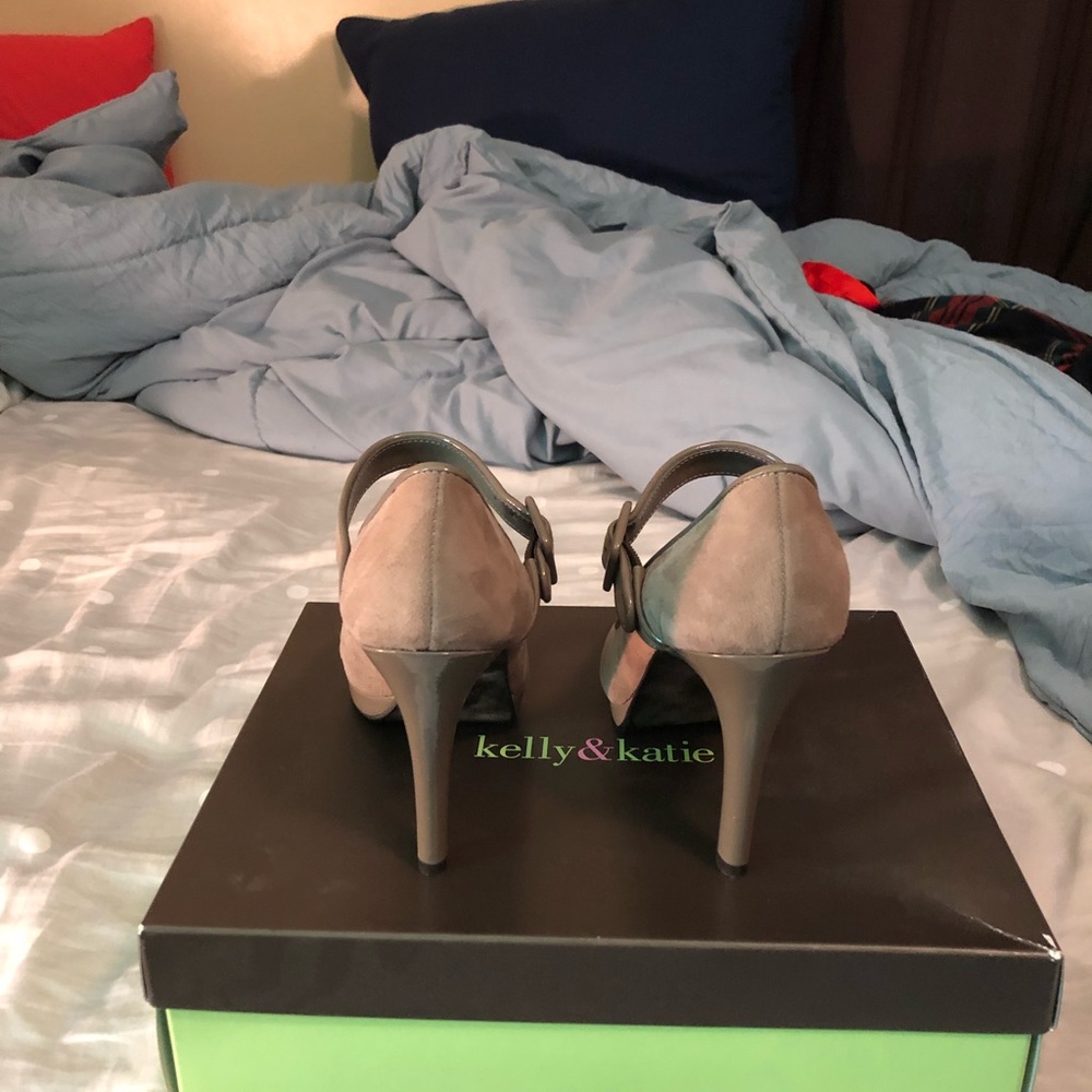 Shoes - Picture 2 of 5
